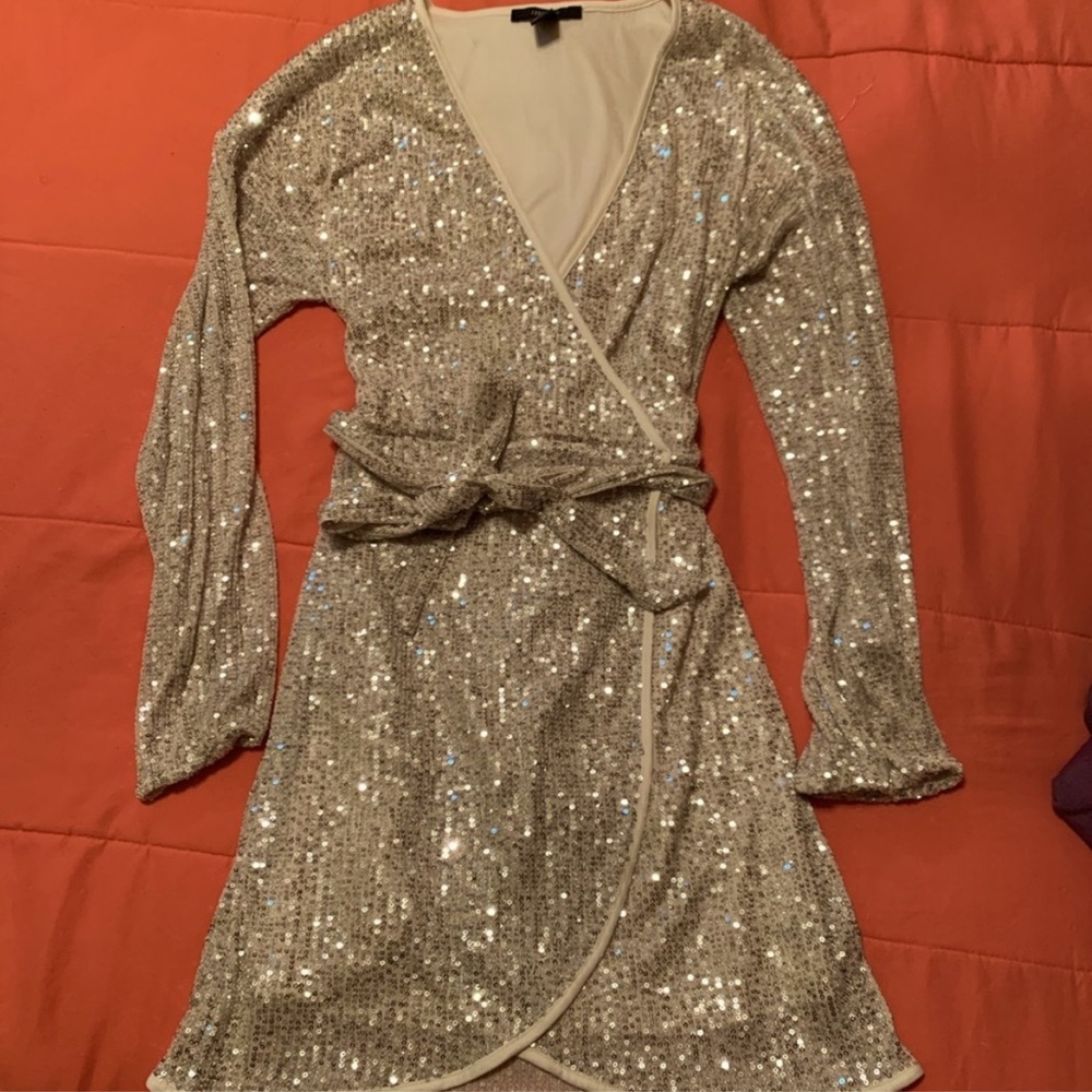 Gold Sequined Party MIDI Dress ✨